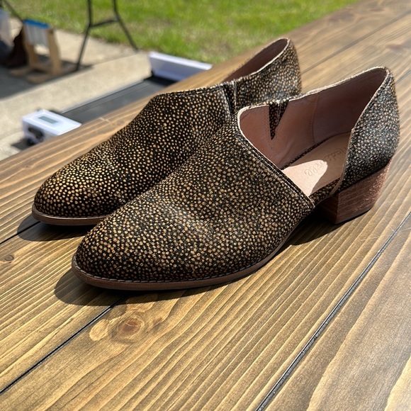Madewell animal print booties. Size 7.5. Excellent used condition. - Picture 2 of 3